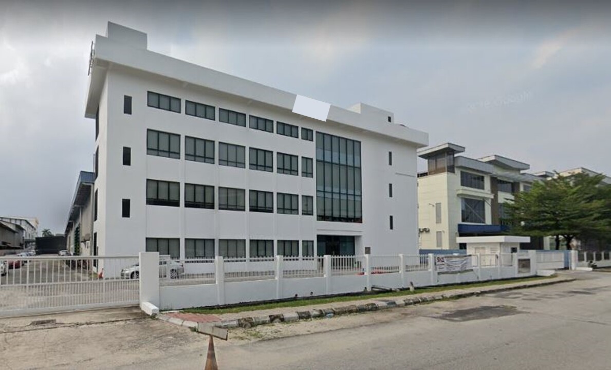 The subject factory for rent Selangor has a land area of 120,000sqft and a total built up of 63,000sqft.