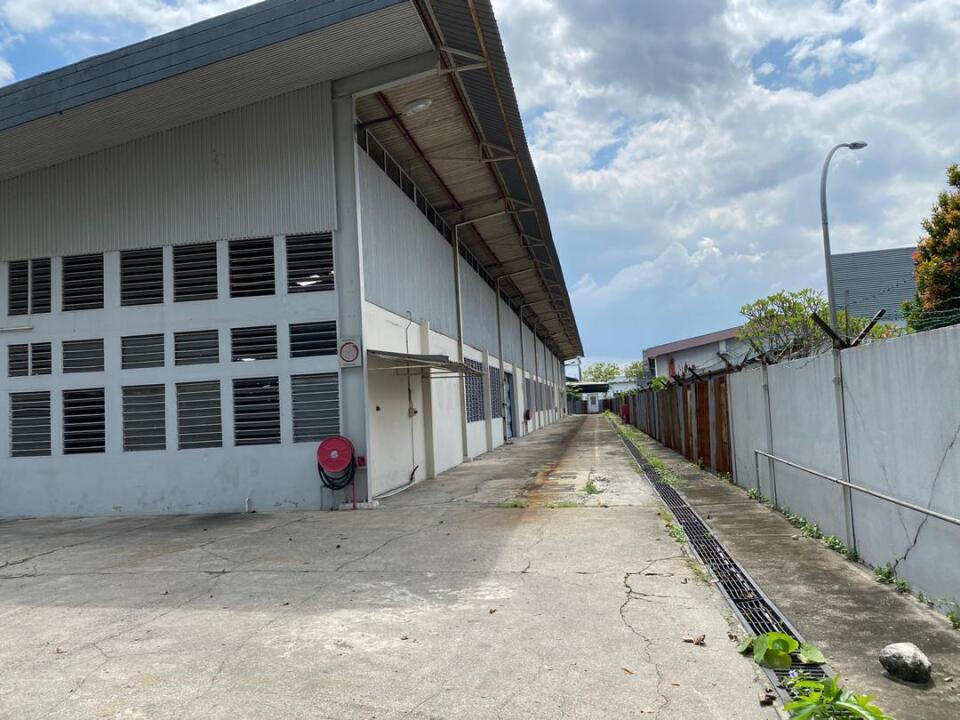 Detached factory for rent in Seksyen 16 Shah Alam. Industrial properties for rent in Seksyen 16 Shah Alam. 