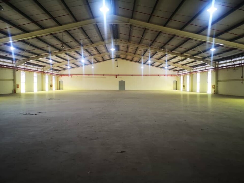 Bungalo warehouse for rent, in Bandar Puncak Alam, Kuala Selangor, Selangor. Industrial properties for rent in Puncak Alam -Alam Jaya Industrial Park.