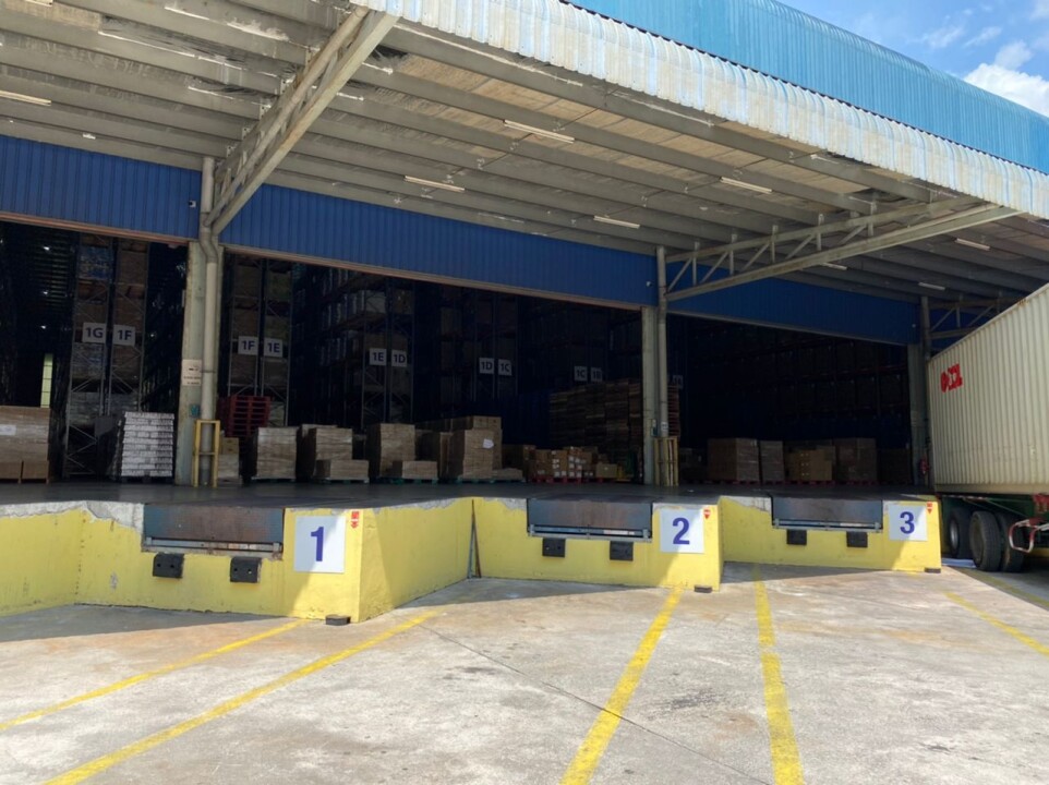 Warehouse space for rent. Industrial properties for rent in Shah Alam Seksyen 33 Jalan Gambus 33/4. 