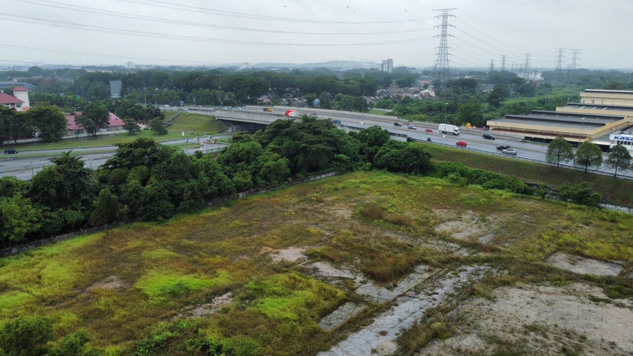 Commercial land for rent, in Selangor. The land area of the commercial land is 152460 sqft or 3.5acre.