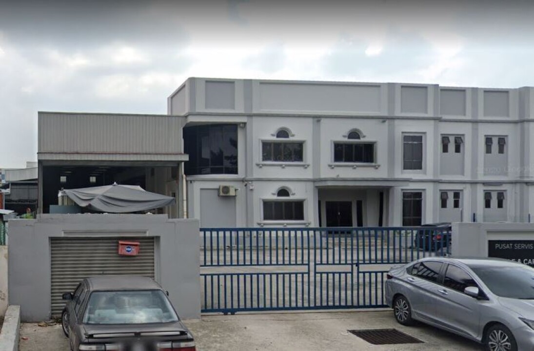 The subject factory for lease has a land area of 13,060sqft and a built up of 9,040sqft. 
