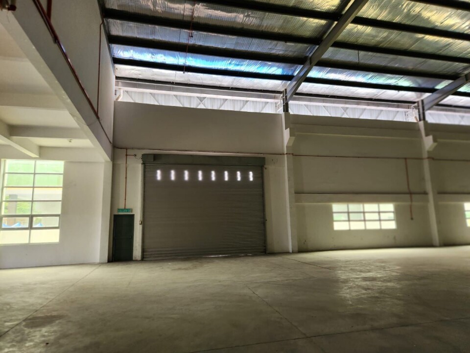 3 storey Semi Detached Factory Bukit Kemuning Seksyen 32 For Rent 3