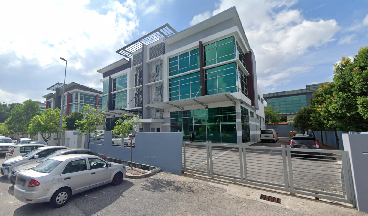 3 storey Semi Detached Factory Bukit Kemuning Seksyen 32 For Rent 2